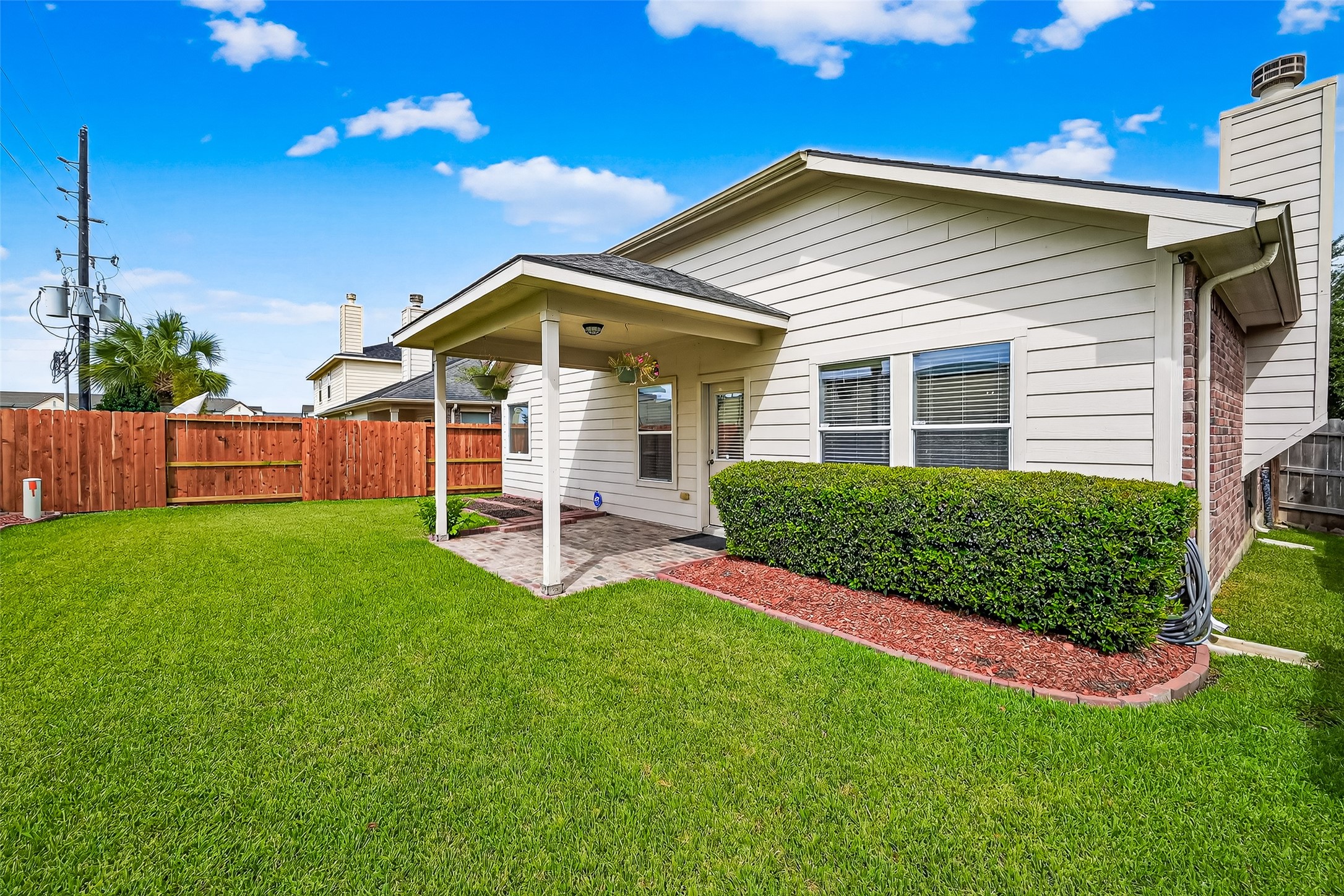 215 Little Summer Drive Rosenberg, TX 77469 - Photo 15 of 16 a front view of house with yard and green space