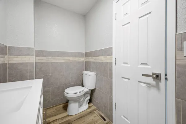 $359,900 | 3906 Vera Lane, St. Joseph, MO 64503
