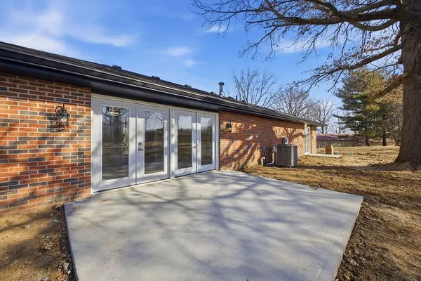 $359,900 | 3906 Vera Lane, St. Joseph, MO 64503