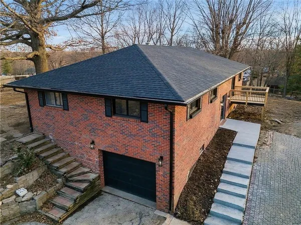 $359,900 | 3906 Vera Lane, St. Joseph, MO 64503
