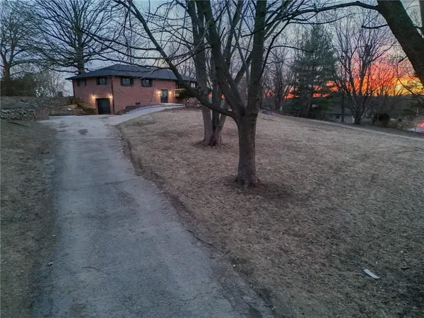 $359,900 | 3906 Vera Lane, St. Joseph, MO 64503
