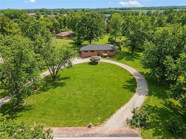 $359,900 | 3906 Vera Lane, St. Joseph, MO 64503