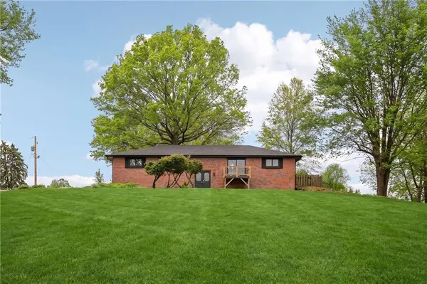 $359,900 | 3906 Vera Lane, St. Joseph, MO 64503