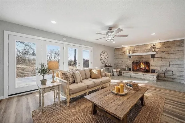 $359,900 | 3906 Vera Lane, St. Joseph, MO 64503