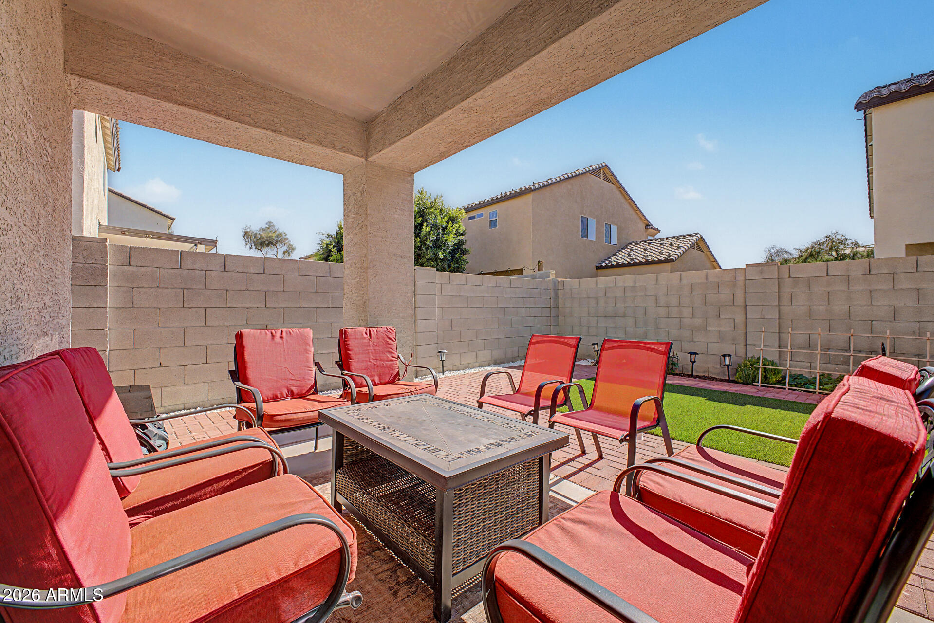 7206 South 12th Way Phoenix, AZ 85042 - Photo 28 of 34 a outdoor space with a couch and chairs