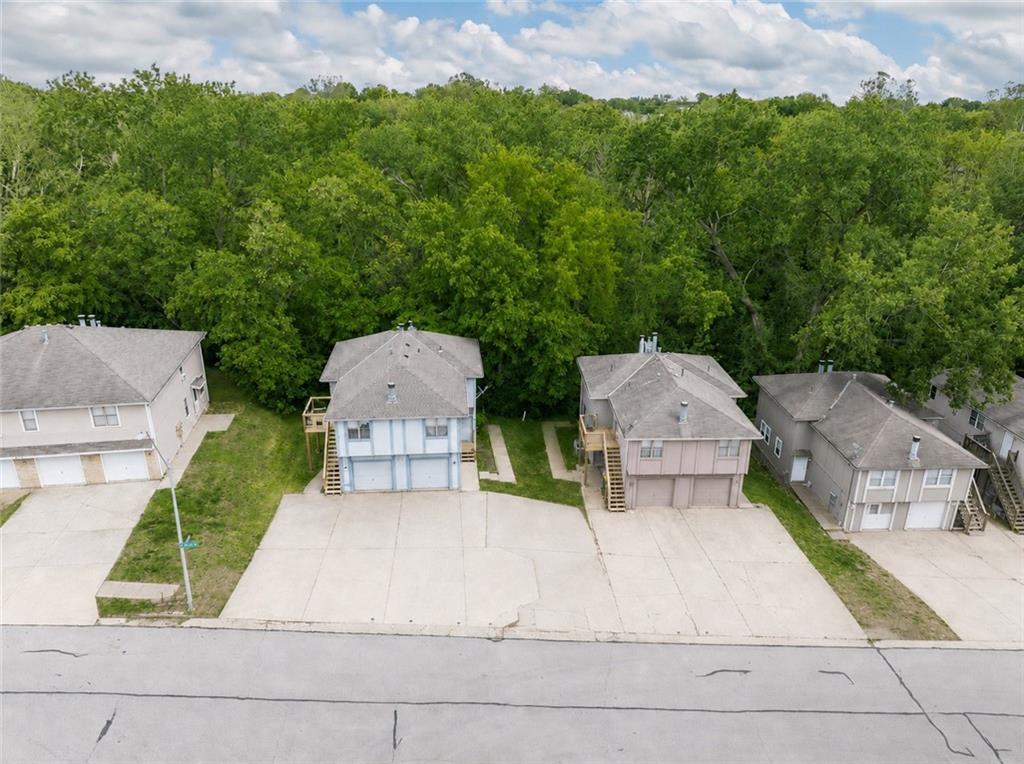 8213-8215 North Everton Avenue Kansas City, MO 64152 - Photo 2 of 18