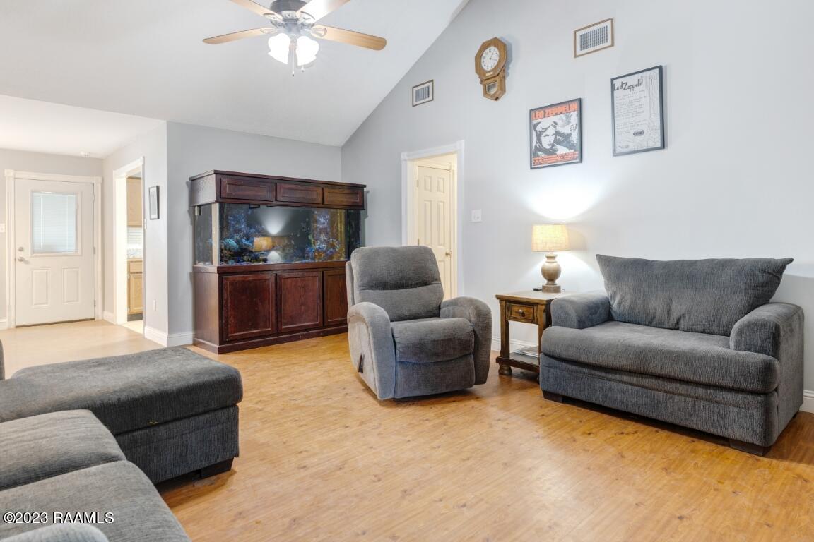 306 Interlude Road New Iberia, LA 70563 - Photo 5 of 20 306 Interlude New Iberia-5