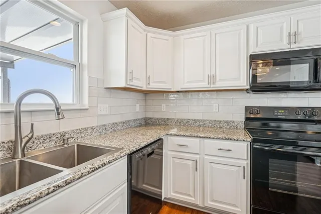 $379,900 | 11639 Dartmoor Street, Irwin, PA 15642