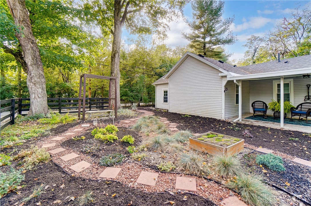 2337 East Alex Bell Road Centerville, OH 45459 - Photo 4 of 49