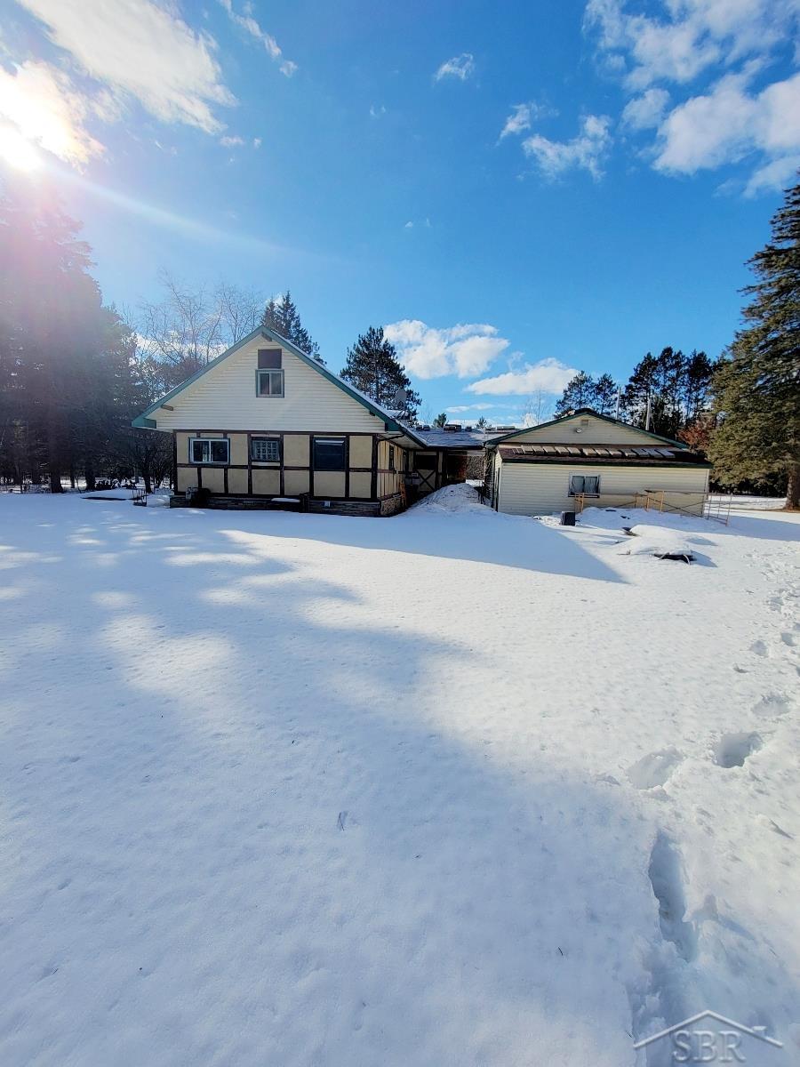 390 Roscommon Road Roscommon, MI 48653 - Photo 4 of 26 50168354-8c782637-25a4-475f-8850-0fe5a50a0aea.JPG
