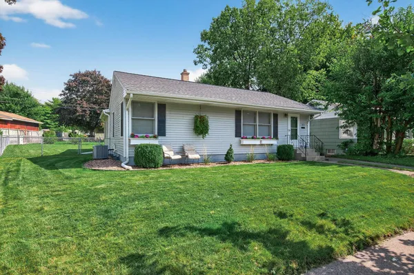 $415,000 | 1871 Morgan Avenue, St. Paul, MN 55116