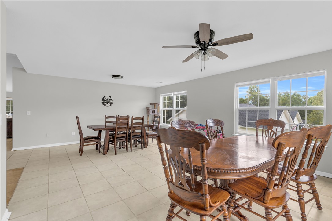 129 St James Court Anderson, SC 29621 - Photo 4 of 33