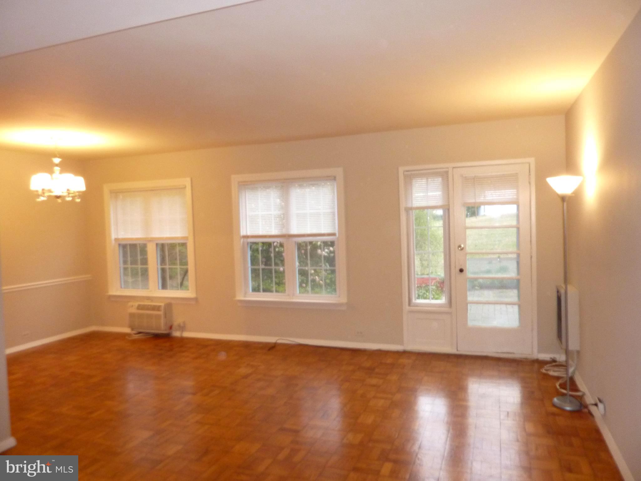 1620 Preston Road, Unit 1620 Alexandria, VA 22302 - Photo 5 of 15 Living Room