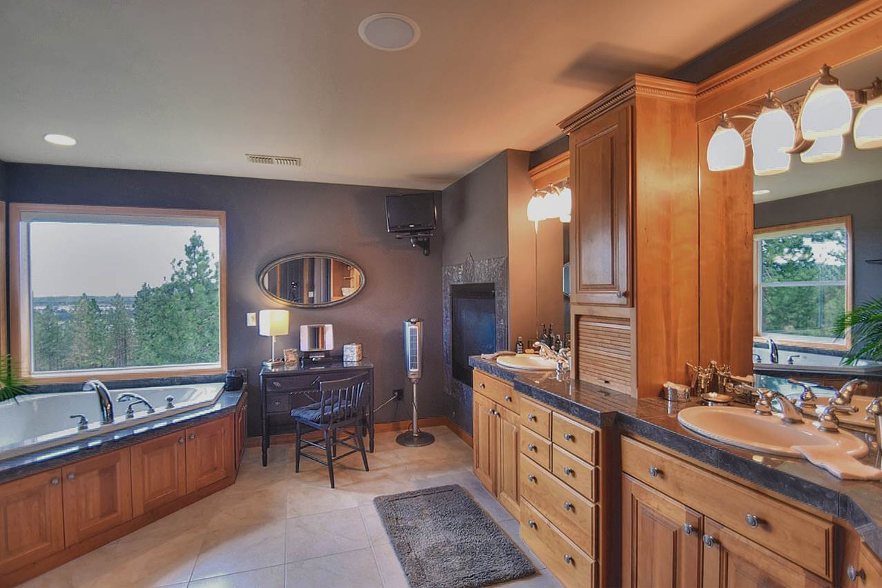 9710 East North Rim Lane Spokane, WA 99217 - Photo 11 of 20 Gallery Image 11