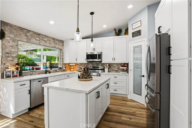 $649,999 | 29629 Big Range Road, Canyon Lake, CA 92587