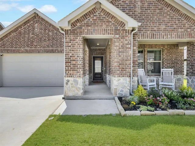 $379,990 | 6625 Denim Drive, Fort Worth, TX 76036