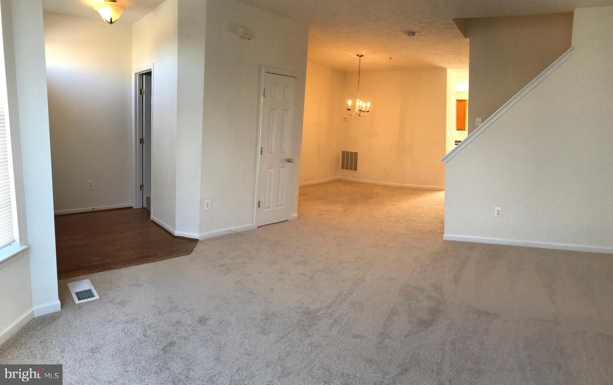 9730 Langley Road Baltimore, MD 21220 - Photo 3 of 31 Foyer/living room/dining room