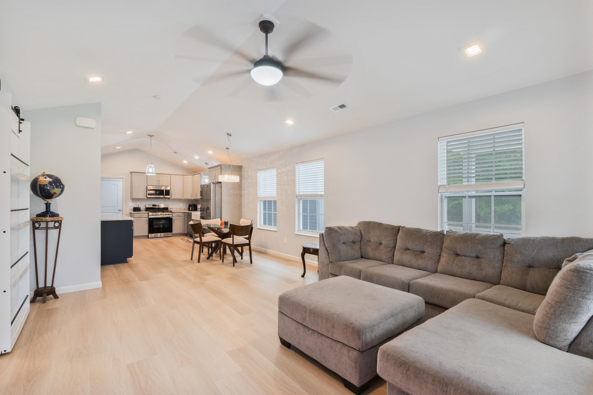395 Pine Oaks Farm Road Aynor, SC 29511 - Photo 9 of 43
