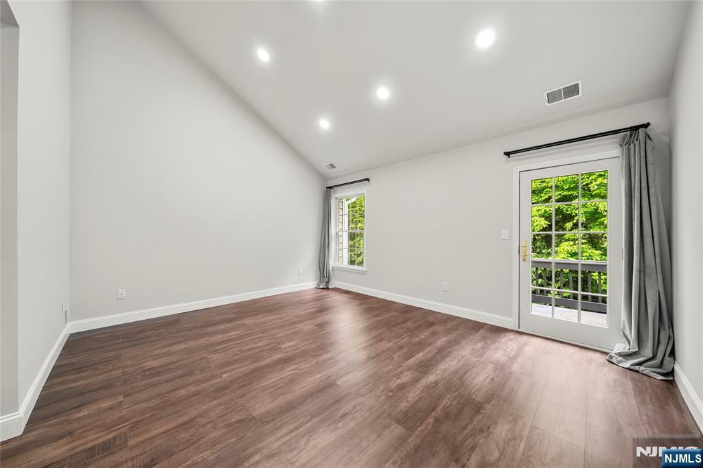 25 Woods Edge Road Old Tappan, NJ 07675 - Photo 18 of 30