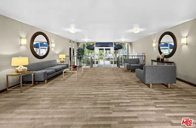 $738,000 | 927 North Kings Road, Unit 212, West Hollywood, CA 90069