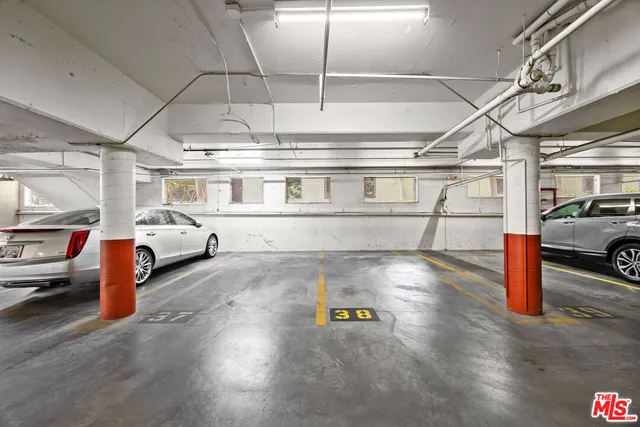 $738,000 | 927 North Kings Road, Unit 212, West Hollywood, CA 90069