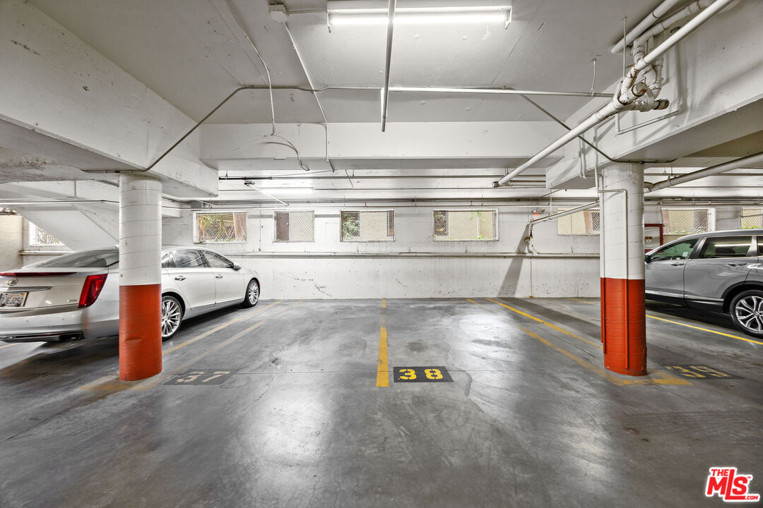 927 North Kings Road, Unit 212 West Hollywood, CA 90069 - Photo 14 of 14