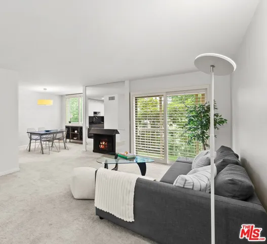 $738,000 | 927 North Kings Road, Unit 212, West Hollywood, CA 90069