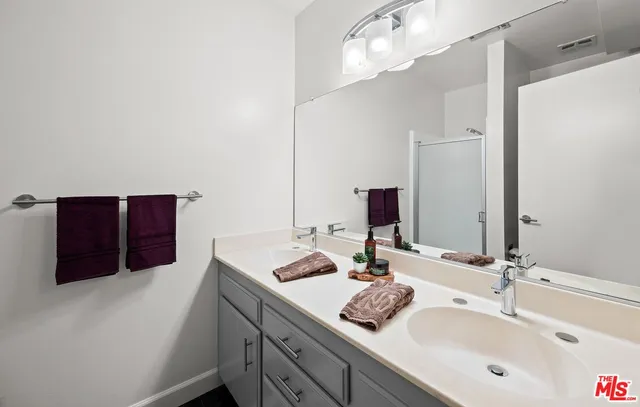 $738,000 | 927 North Kings Road, Unit 212, West Hollywood, CA 90069