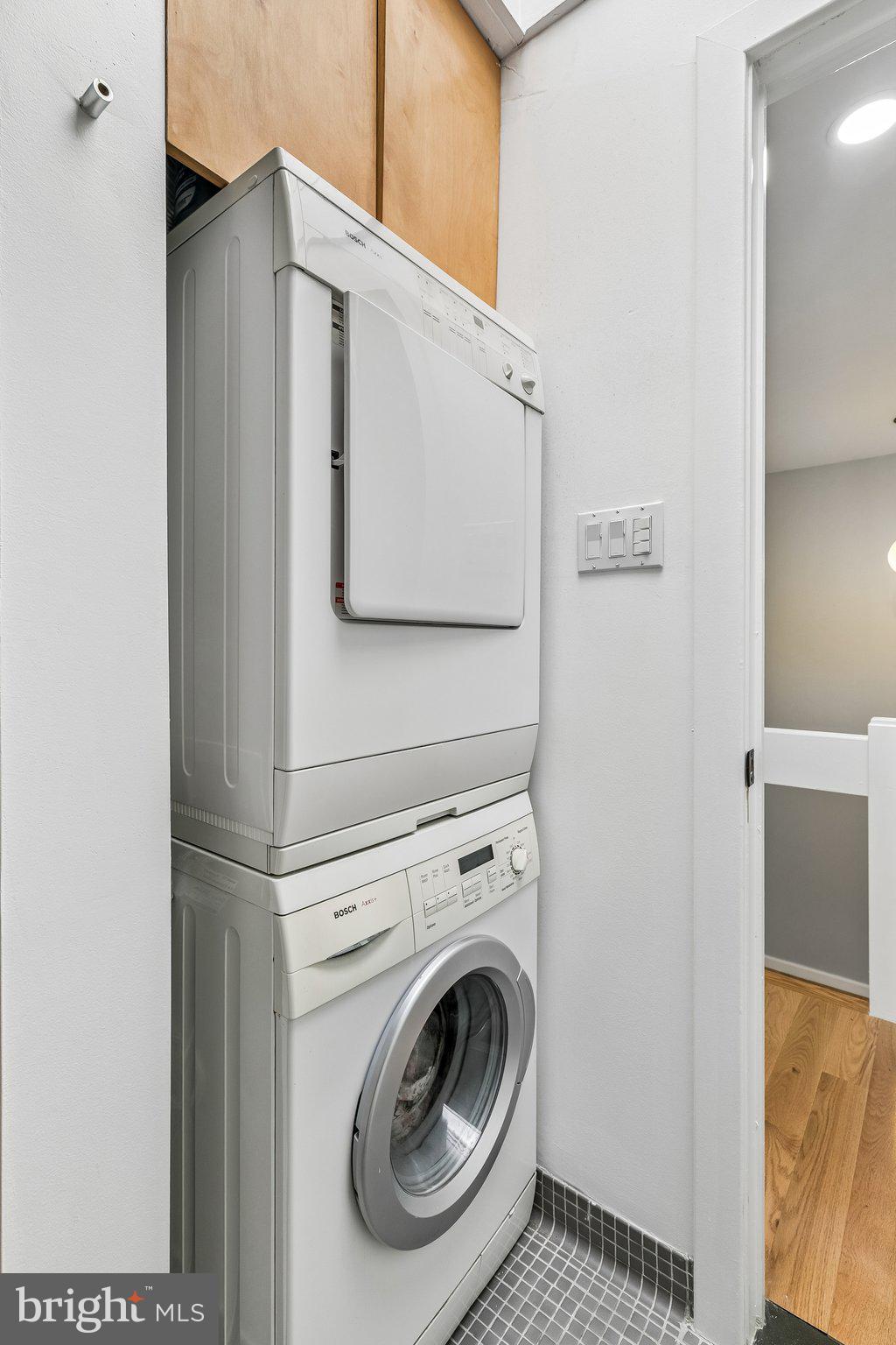 1130 Lombard Street Philadelphia, PA 19147 - Photo 32 of 45 a utility room with dryer and washer