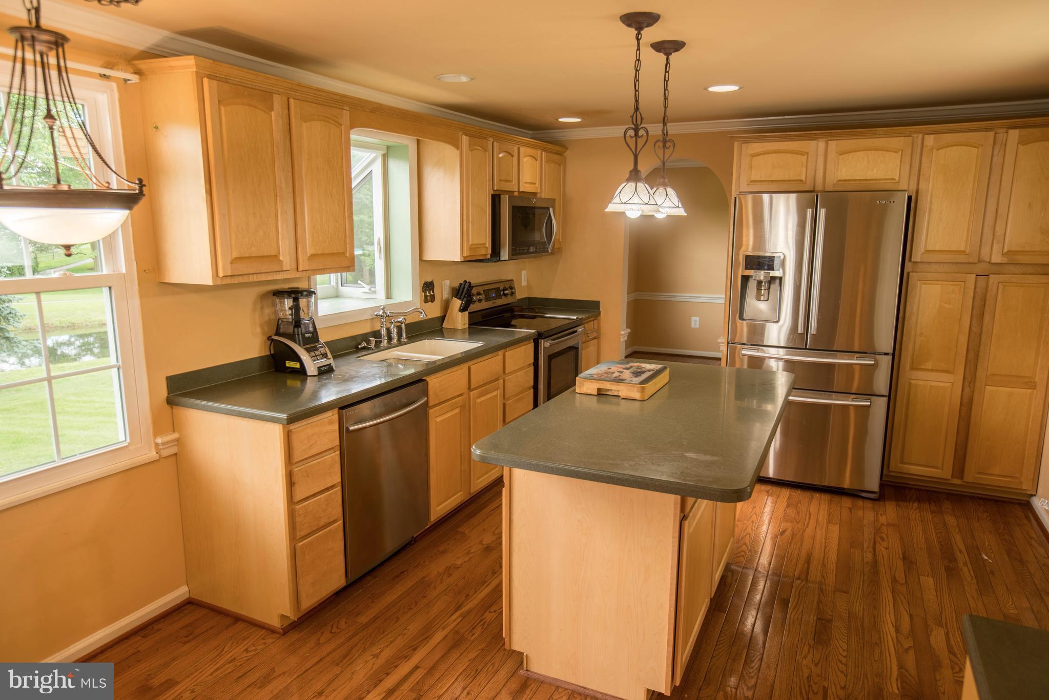 17533 Collier Circle Poolesville, MD 20837 - Photo 14 of 29 Kitchen
