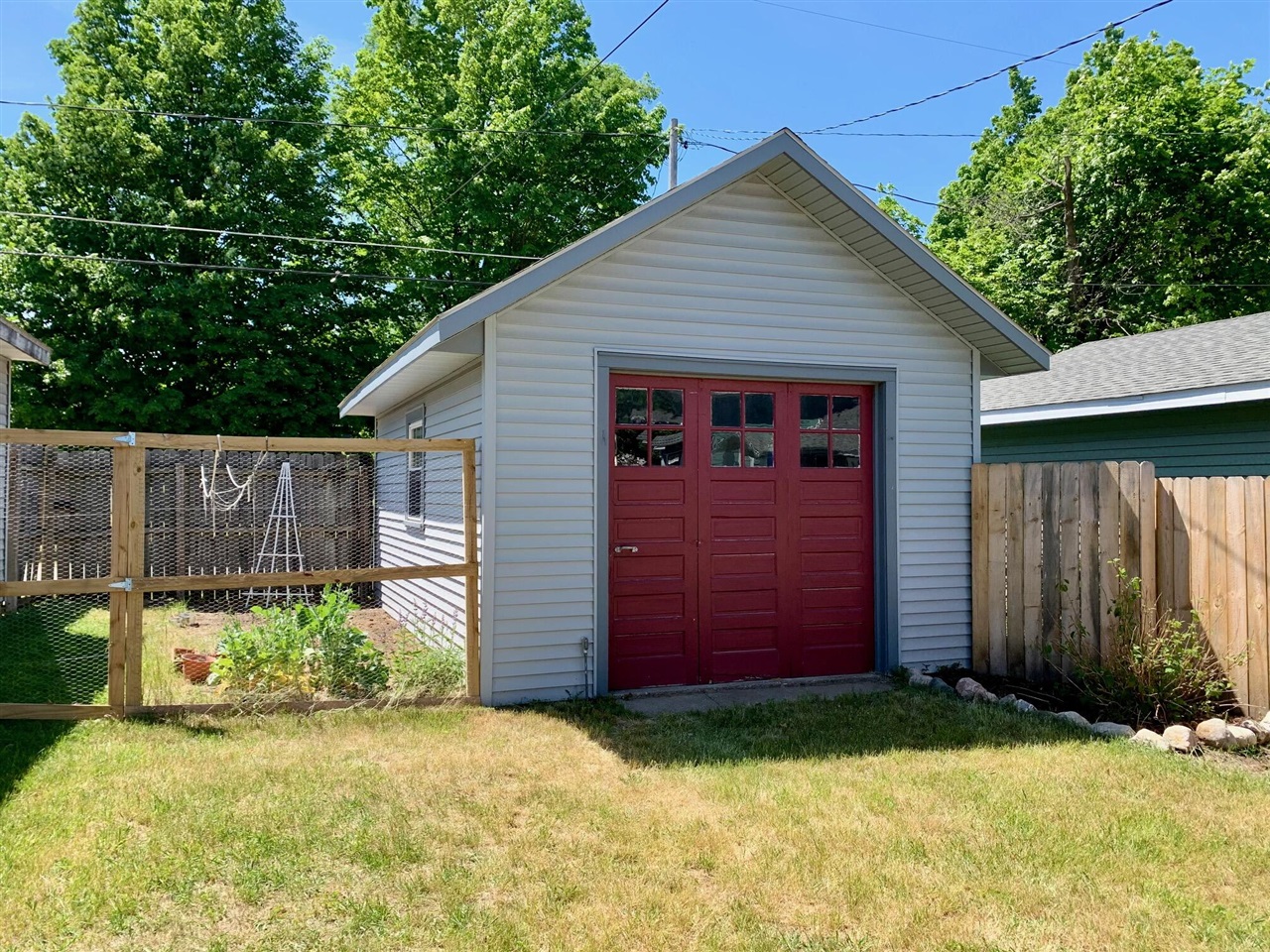 413 North Rath Avenue Ludington, MI 49431 - Photo 31 of 35