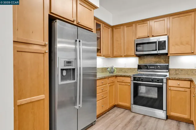 $895,000 | 1310 Creekside Drive, Unit 303, Walnut Creek, CA 94596