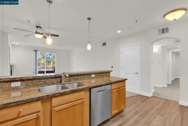 $895,000 | 1310 Creekside Drive, Unit 303, Walnut Creek, CA 94596