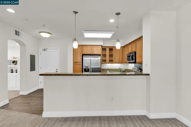 $895,000 | 1310 Creekside Drive, Unit 303, Walnut Creek, CA 94596