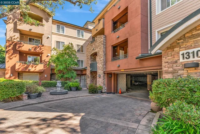$895,000 | 1310 Creekside Drive, Unit 303, Walnut Creek, CA 94596