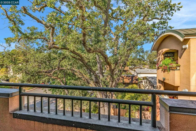 $895,000 | 1310 Creekside Drive, Unit 303, Walnut Creek, CA 94596