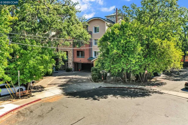 $895,000 | 1310 Creekside Drive, Unit 303, Walnut Creek, CA 94596
