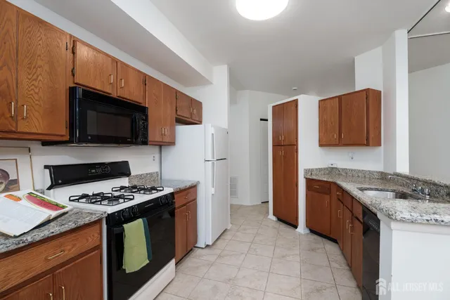 $360,000 | 4031 Bayberry Court, Monmouth Junction, NJ 08852