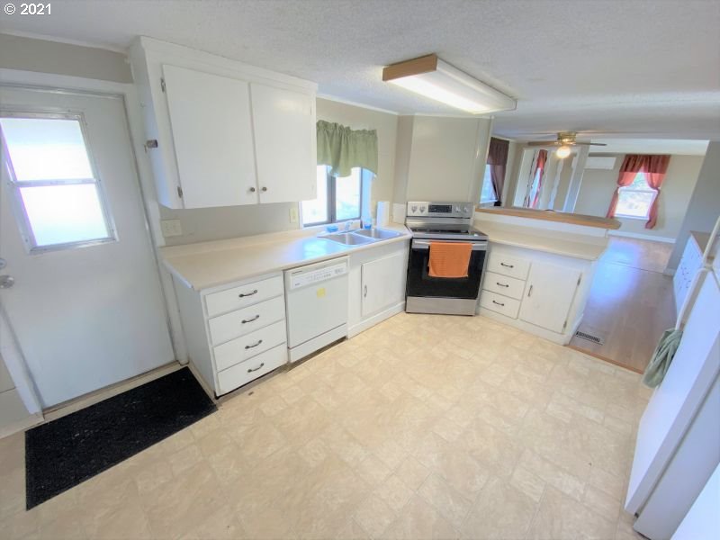 93996 Barendse Road Astoria, OR 97103 - Photo 11 of 29 Gallery Image 11
