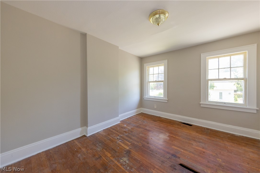 14650 Superior Road Cleveland, OH 44118 - Photo 33 of 50