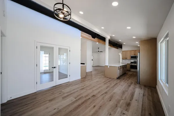 $2,995 | 3001 West Mercer Lane, Phoenix, AZ 85029