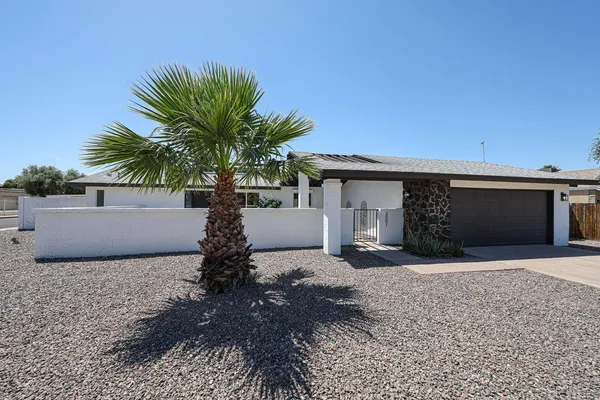 $2,995 | 3001 West Mercer Lane, Phoenix, AZ 85029