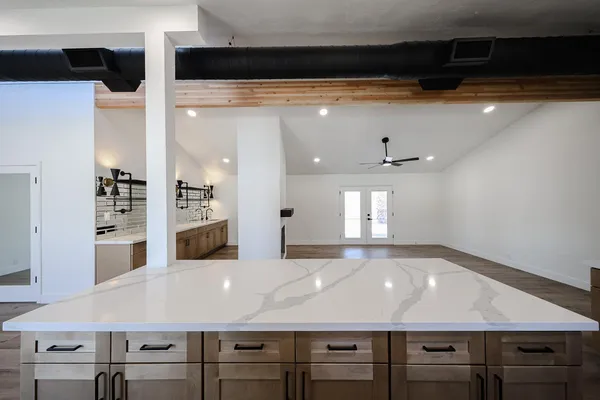 $2,995 | 3001 West Mercer Lane, Phoenix, AZ 85029