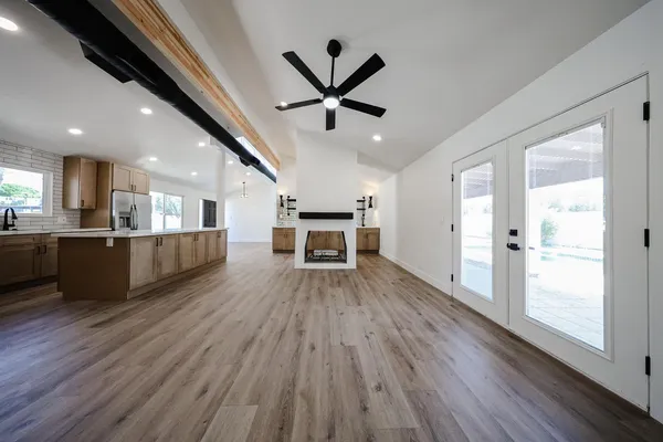 $2,995 | 3001 West Mercer Lane, Phoenix, AZ 85029