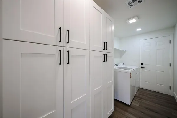 $2,995 | 3001 West Mercer Lane, Phoenix, AZ 85029