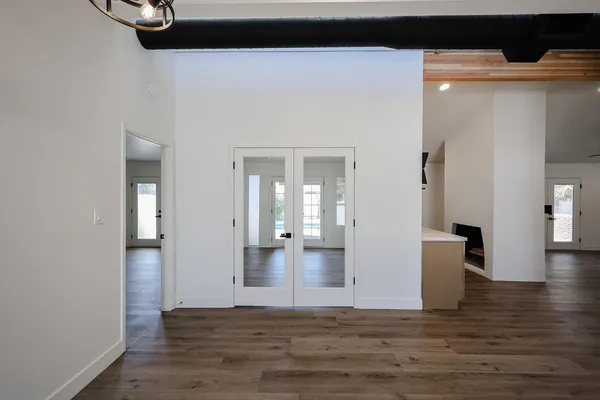 $2,995 | 3001 West Mercer Lane, Phoenix, AZ 85029