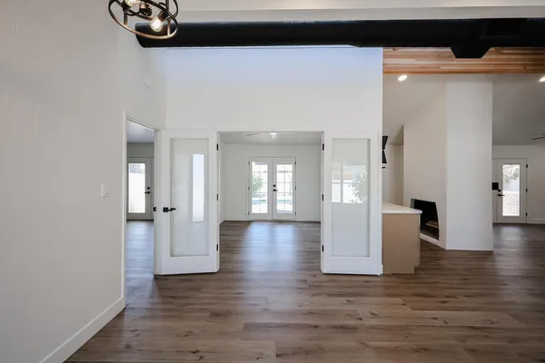 $2,995 | 3001 West Mercer Lane, Phoenix, AZ 85029