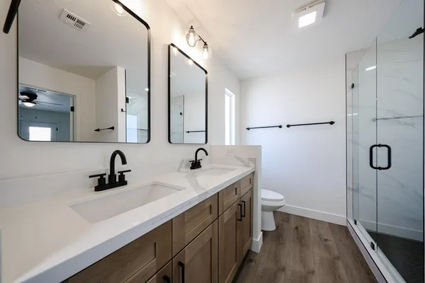 $2,995 | 3001 West Mercer Lane, Phoenix, AZ 85029