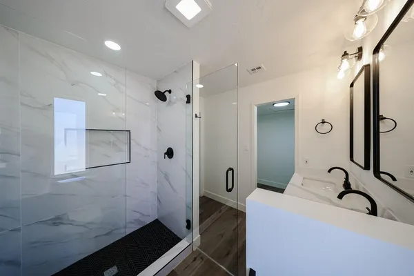 $2,995 | 3001 West Mercer Lane, Phoenix, AZ 85029