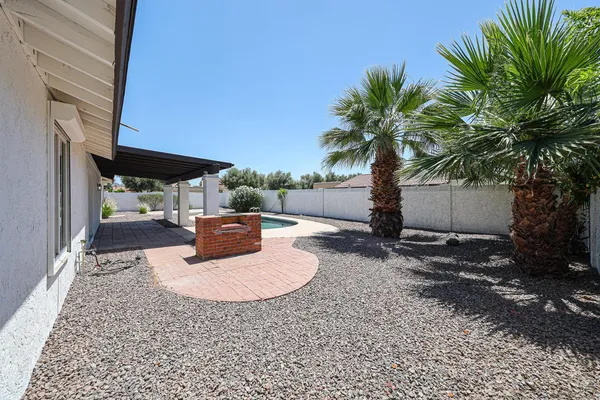 $2,995 | 3001 West Mercer Lane, Phoenix, AZ 85029